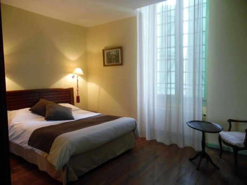 Hotel Helios - Golf ซาลีส์-เดอ-เบอาร์น ภายนอก รูปภาพ